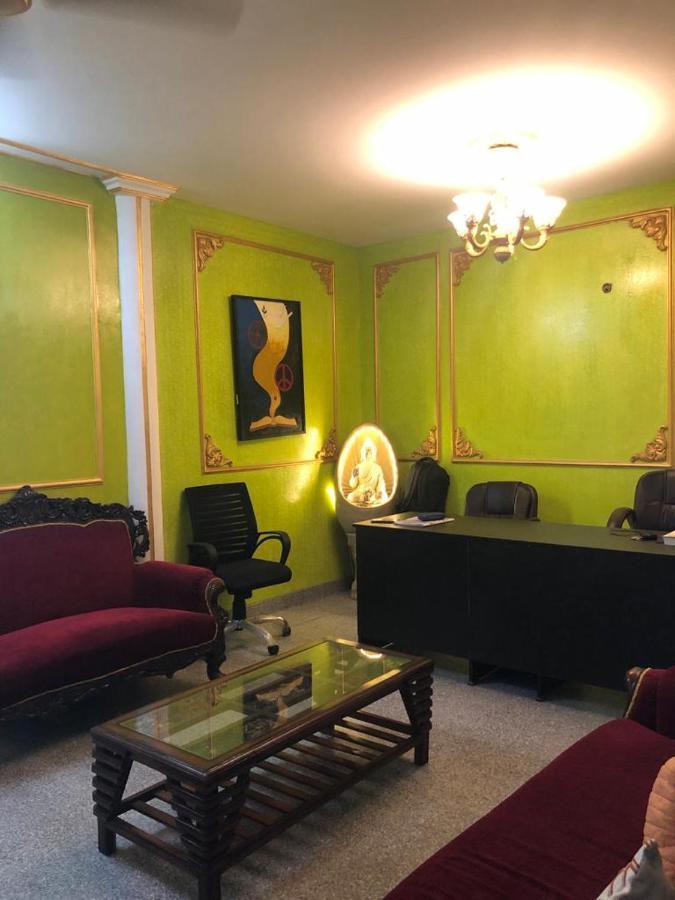 Awasthi Kozi Stays B&B - Closest To Vfs New Delhi Bagian luar foto