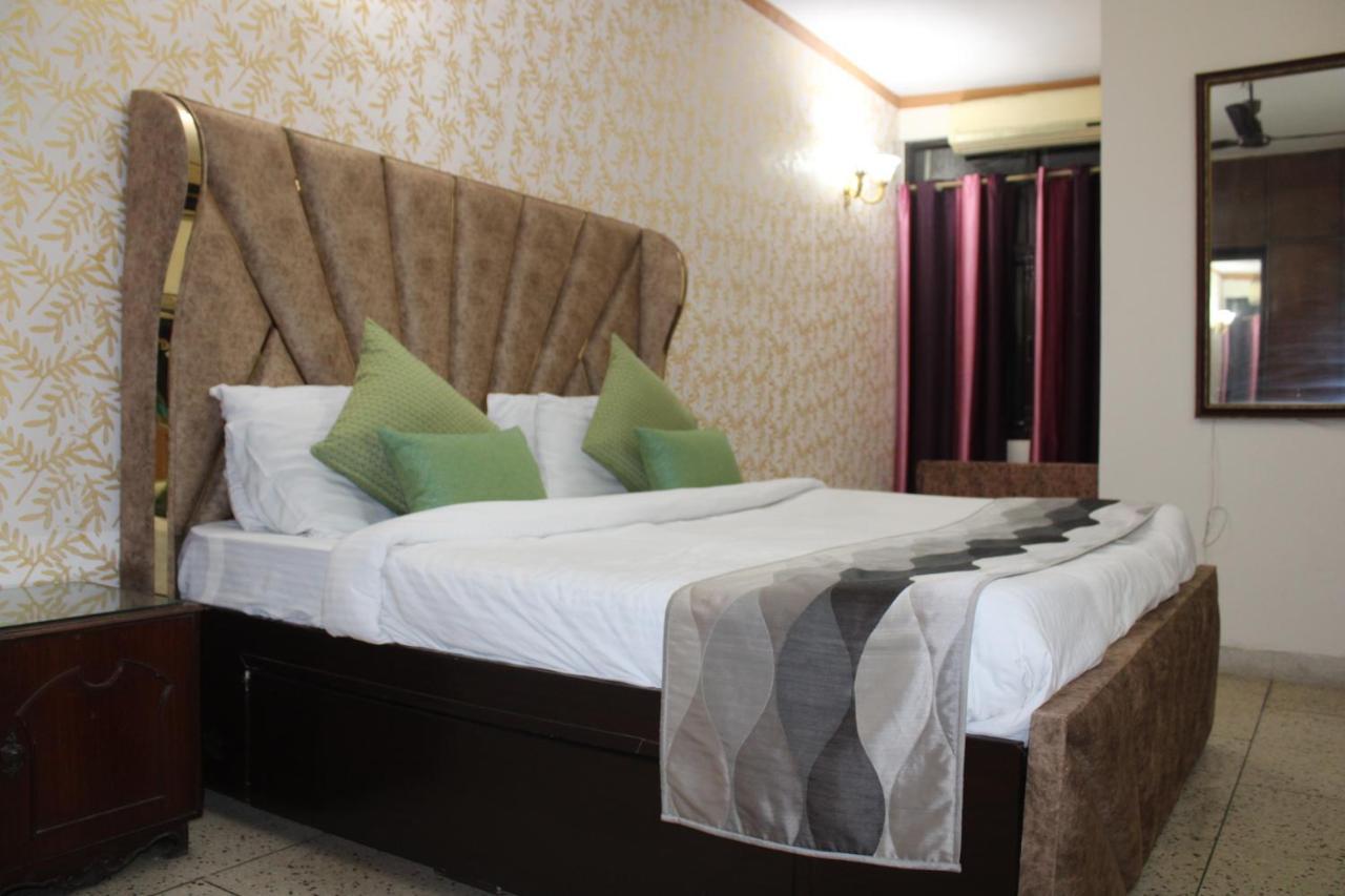 Awasthi Kozi Stays B&B - Closest To Vfs New Delhi Bagian luar foto