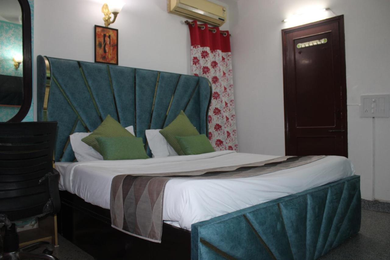 Awasthi Kozi Stays B&B - Closest To Vfs New Delhi Bagian luar foto