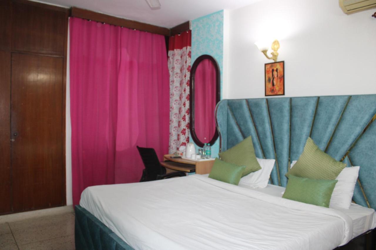Awasthi Kozi Stays B&B - Closest To Vfs New Delhi Bagian luar foto
