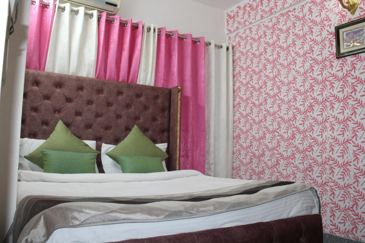 Awasthi Kozi Stays B&B - Closest To Vfs New Delhi Bagian luar foto