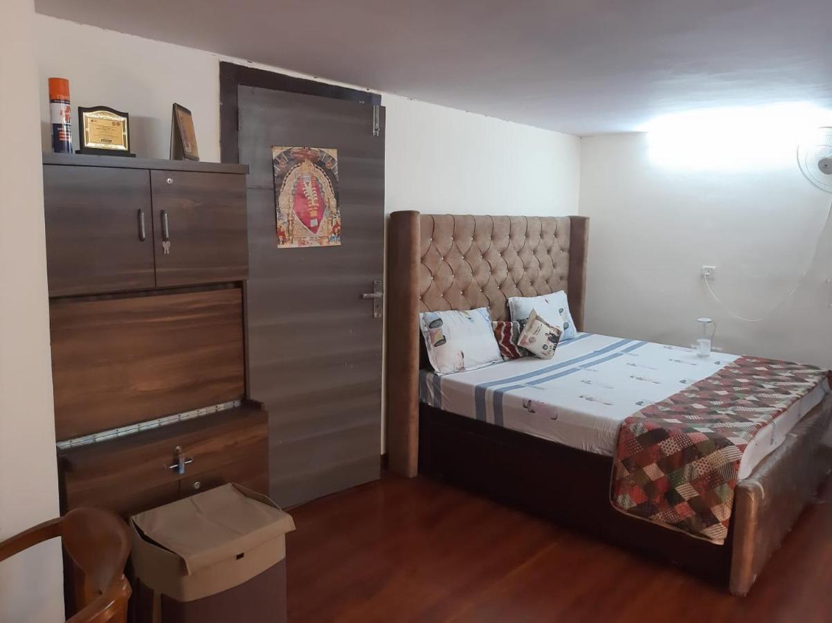 Awasthi Kozi Stays B&B - Closest To Vfs New Delhi Bagian luar foto