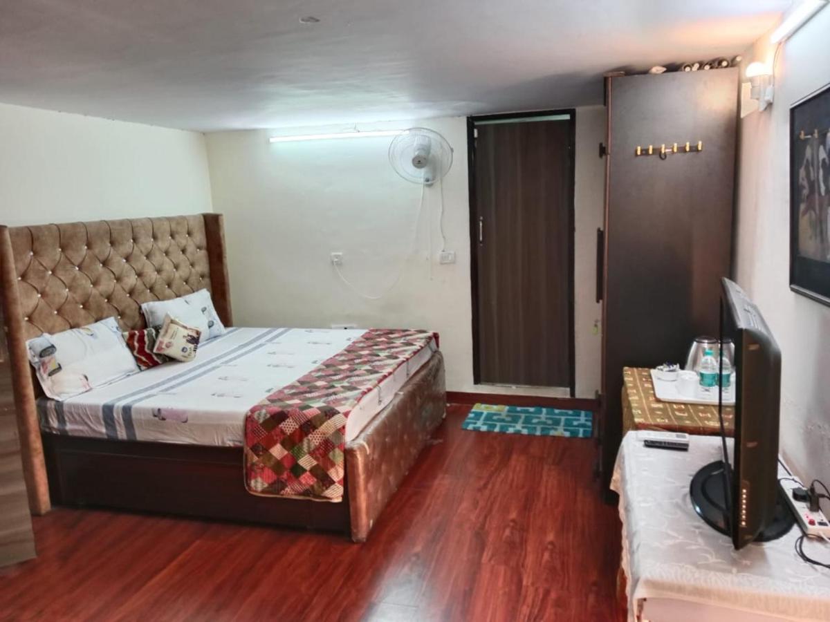 Awasthi Kozi Stays B&B - Closest To Vfs New Delhi Bagian luar foto