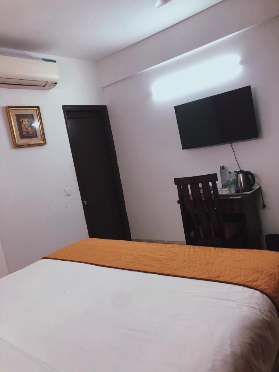 Awasthi Kozi Stays B&B - Closest To Vfs New Delhi Bagian luar foto
