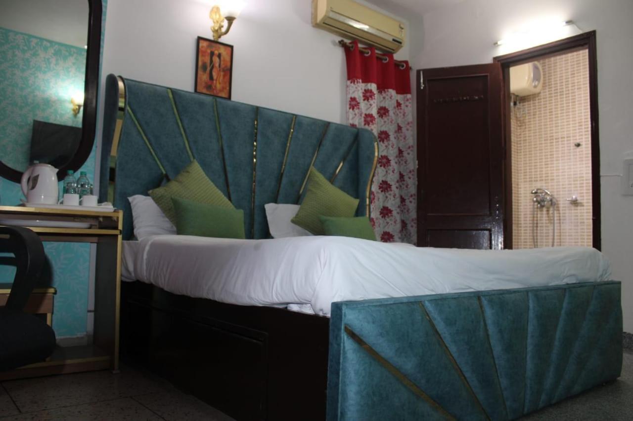 Awasthi Kozi Stays B&B - Closest To Vfs New Delhi Bagian luar foto
